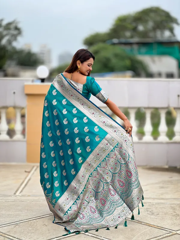 Ramal_Banarasi_Banarasi_Silk_Saree_With_Unstitched_Blouse_Piece