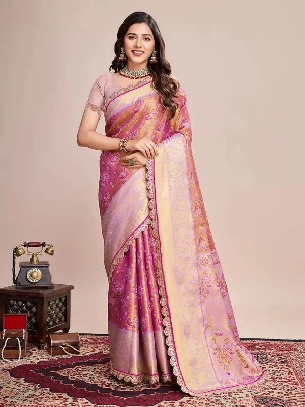 Gajri_Pink_Aaradhya_Silk_Saree_With_Unstitched_Blouse_Piece