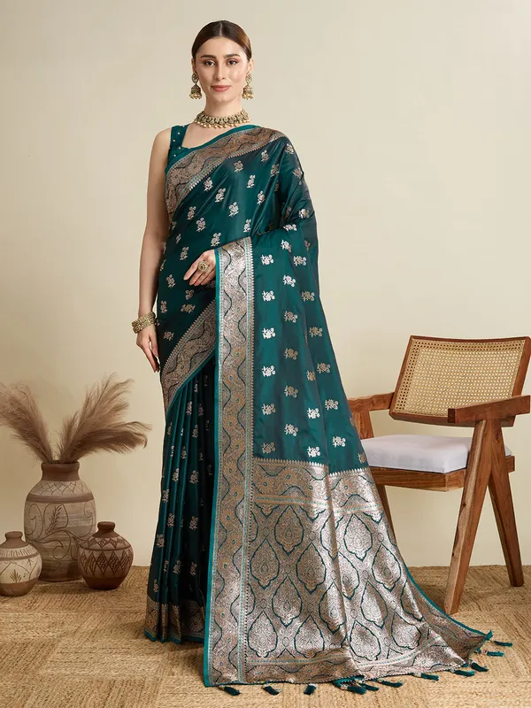 Bottlegreen_Rajgharana_Silk_Saree_With_Unstitched_Blouse_Piece