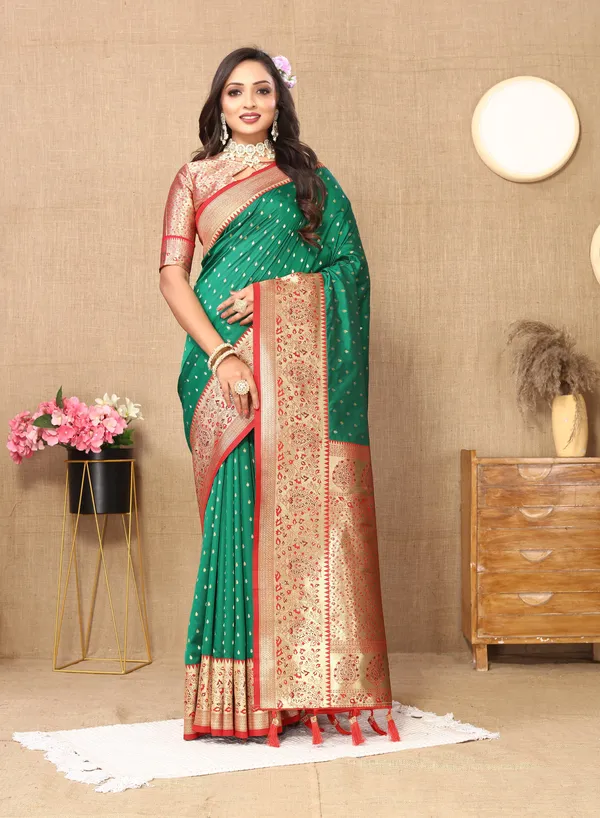 Dark_Green_Shriya_Silk_Saree_With_Unstitched_Blouse_Piece