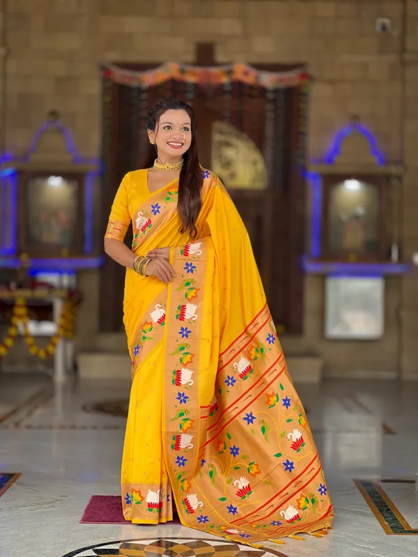 Yellow_Rajhans_Silk_Saree_With_Unstitched_Blouse_Piece
