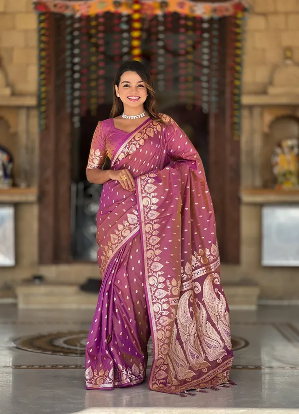 Onion_Banarasi_Banarasi_Silk_Saree_With_Unstitched_Blouse_Piece