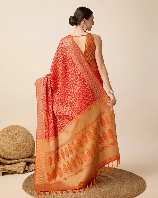 Red_Leri_Patola_Silk_Saree_With_Unstitched_Blouse_Piece