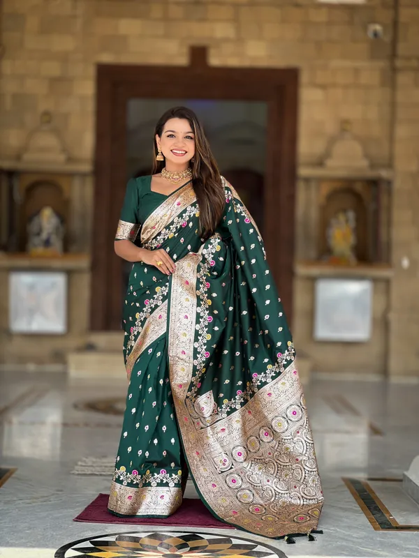 Bottlegreen_Banarasi_Banarasi_Silk_Saree_With_Unstitched_Blouse_Piece