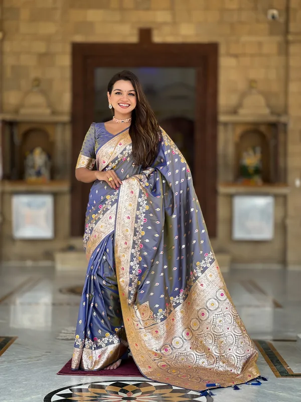 Grey_Banarasi_Banarasi_Silk_Saree_With_Unstitched_Blouse_Piece