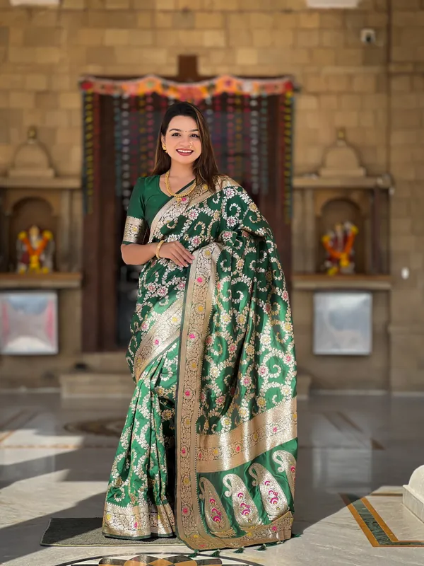 Green_Banarasi_Banarasi_Silk_Saree_With_Unstitched_Blouse_Piece
