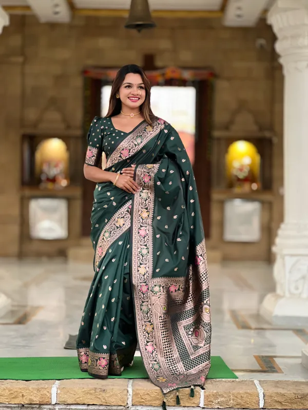Bottlegreen_Banarasi_Banarasi_Silk_Saree_With_Unstitched_Blouse_Piece