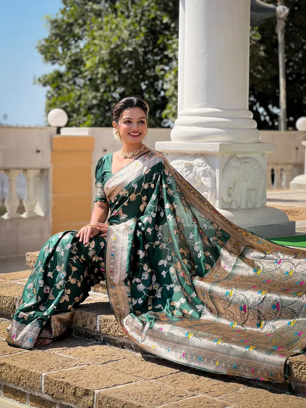 Bottlegreen_Banarasi_Silk_Saree_With_Unstitched_Blouse_Piece
