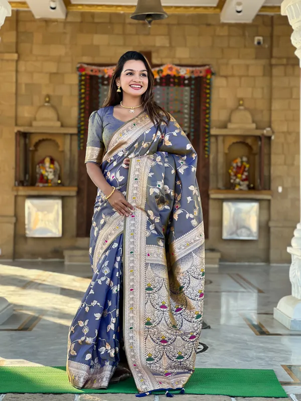 Grey_Banarasi_Silk_Saree_With_Unstitched_Blouse_Piece