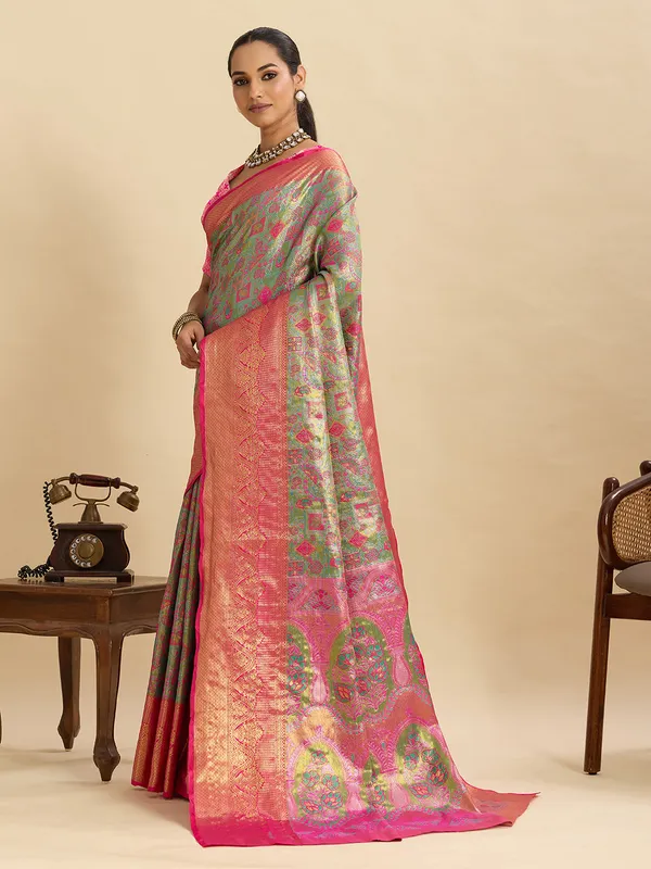 Wine_Sayara_Silk_Saree_With_Unstitched_Blouse_Piece