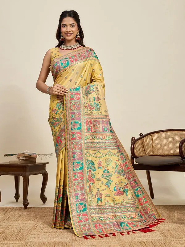 Gold_Pallavi_Silk_Saree_With_Unstitched_Blouse_Piece