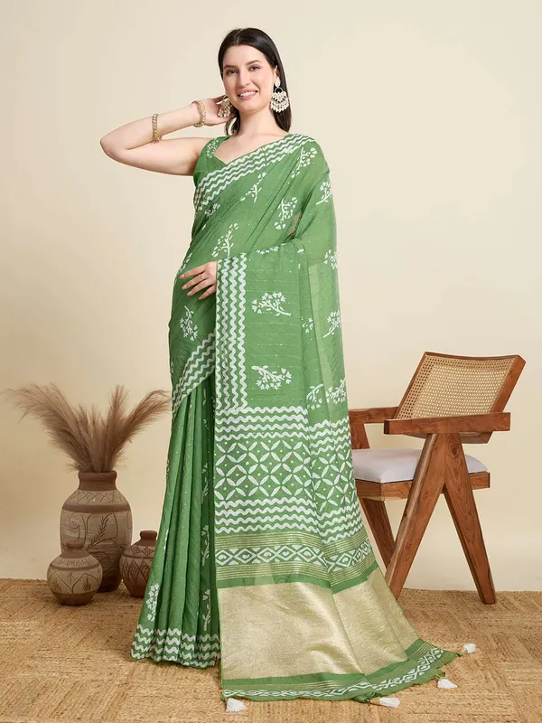 Light_Green_Kyara_Cotton_Saree_With_Unstitched_Blouse_Piece