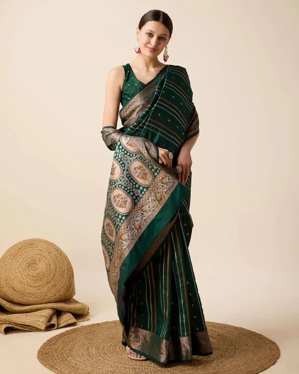 Dark_Green_Apexa_Jacquard_Fabrics_Saree_With_Unstitched_Blouse_Piece