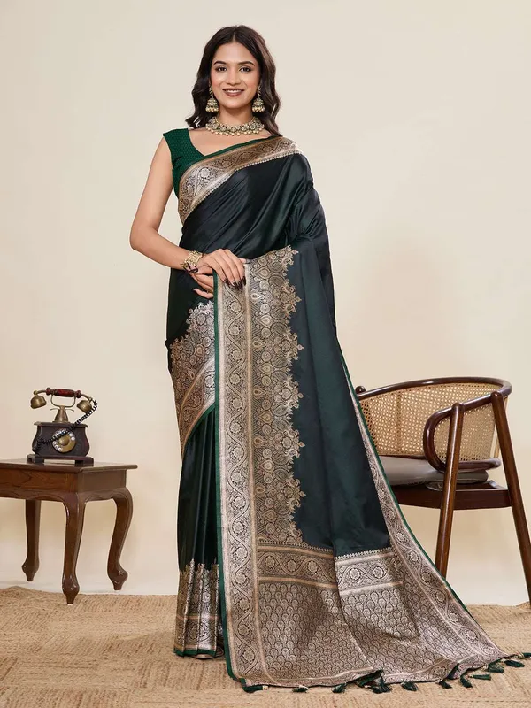 Dark_Green_Amara_Gala_Silk_Saree_With_Unstitched_Blouse_Piece