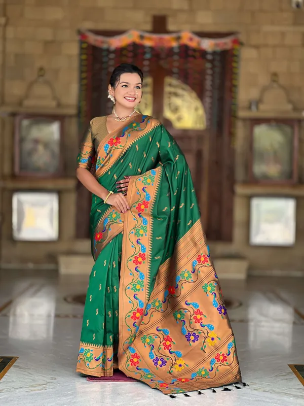 Bgreen_Anuradha_Paithani_Silk_Saree_With_Unstitched_Blouse_Piece