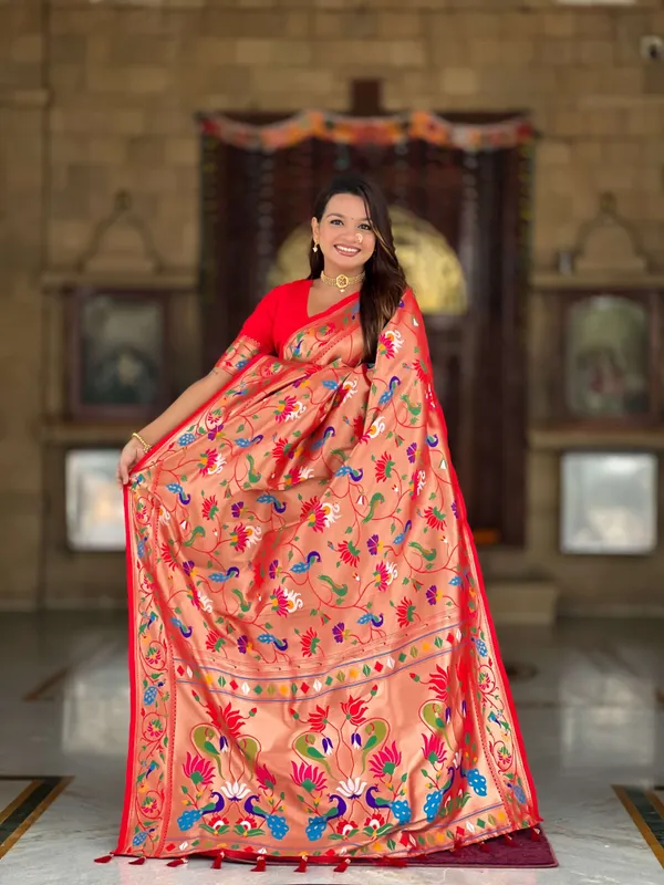 Red_Kanjivaram_Silk_Saree_With_Unstitched_Blouse_Piece