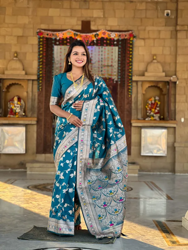 Morpeach_Banarasi_Silk_Saree_With_Unstitched_Blouse_Piece