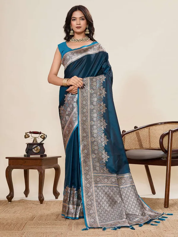Morpeach_Amara_Gala_Silk_Saree_With_Unstitched_Blouse_Piece