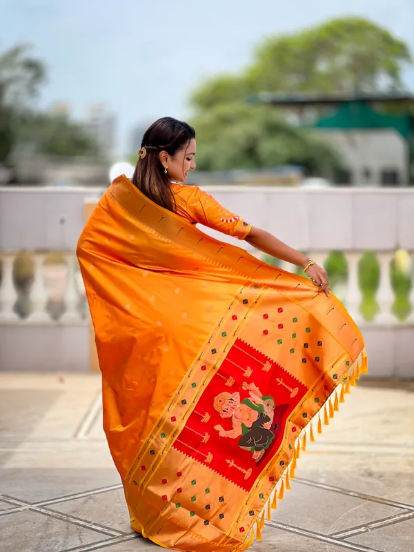 Orange_Ganapati_Paithani_Silk_Saree_With_Unstitched_Blouse_Piece