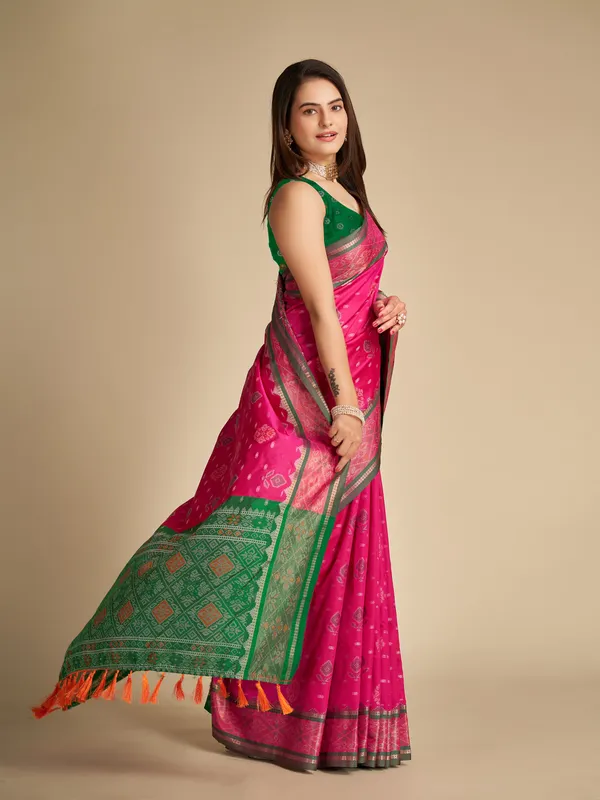 Red_Pink_Vaibhavi_Silk_Saree_With_Unstitched_Blouse_Piece