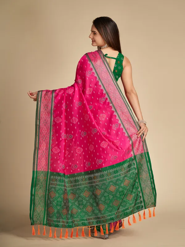 Red_Pink_Vaibhavi_Silk_Saree_With_Unstitched_Blouse_Piece