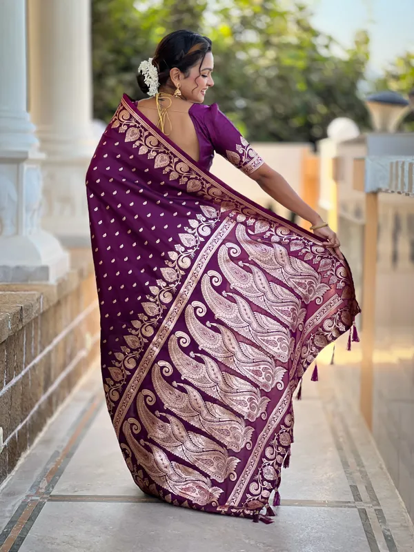 Wine_Banarasi_Jacquard_Fabrics_Saree_With_Unstitched_Blouse_Piece