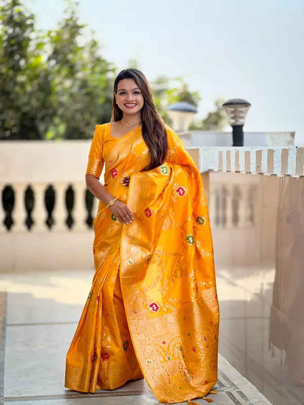 Yellow_Banarasi_Banarasi_Silk_Saree_With_Unstitched_Blouse_Piece