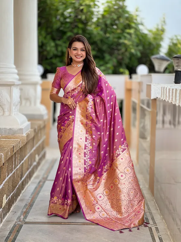 Onion_Banarasi_Banarasi_Silk_Saree_With_Unstitched_Blouse_Piece