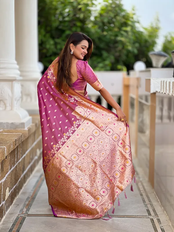 Onion_Banarasi_Banarasi_Silk_Saree_With_Unstitched_Blouse_Piece
