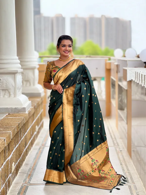 Bottlegreen_Raffel_Silk_Saree_With_Unstitched_Blouse_Piece