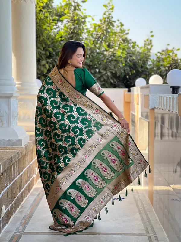 Green_Banarasi_Banarasi_Silk_Saree_With_Unstitched_Blouse_Piece