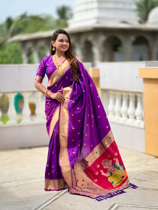Magenta_Ganapati_Paithani_Silk_Saree_With_Unstitched_Blouse_Piece