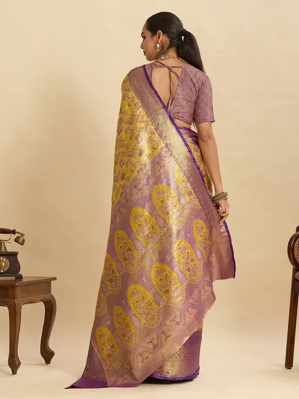 Gold_Sayara_Silk_Saree_With_Unstitched_Blouse_Piece
