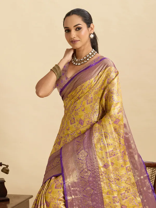 Gold_Sayara_Silk_Saree_With_Unstitched_Blouse_Piece