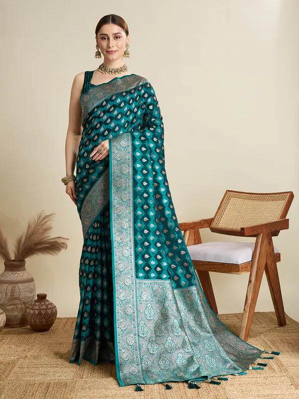 Telerama_Rajgharana_Silk_Saree_With_Unstitched_Blouse_Piece