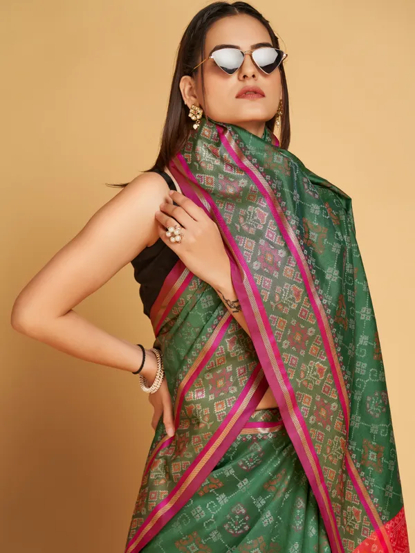 Dark_Green_Vaibhavi_Silk_Saree_With_Unstitched_Blouse_Piece