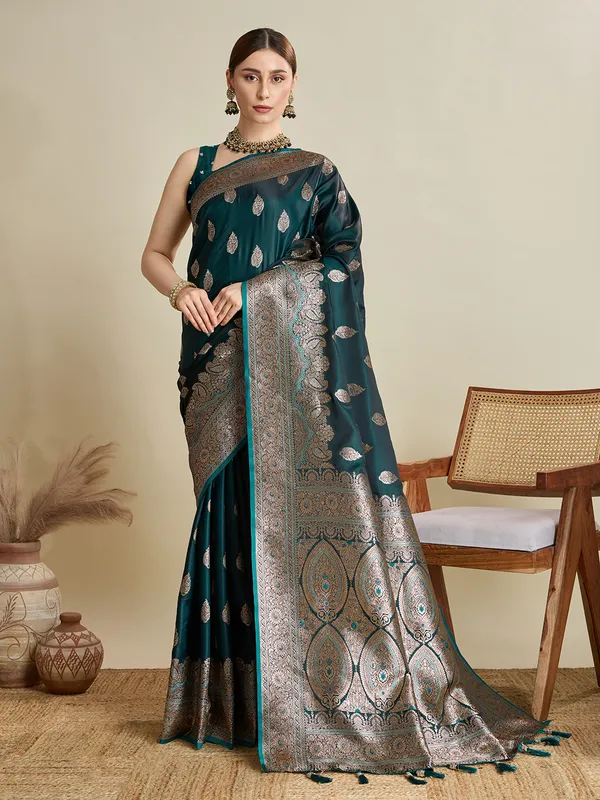 Bottlegreen_Rajgharana_Silk_Saree_With_Unstitched_Blouse_Piece
