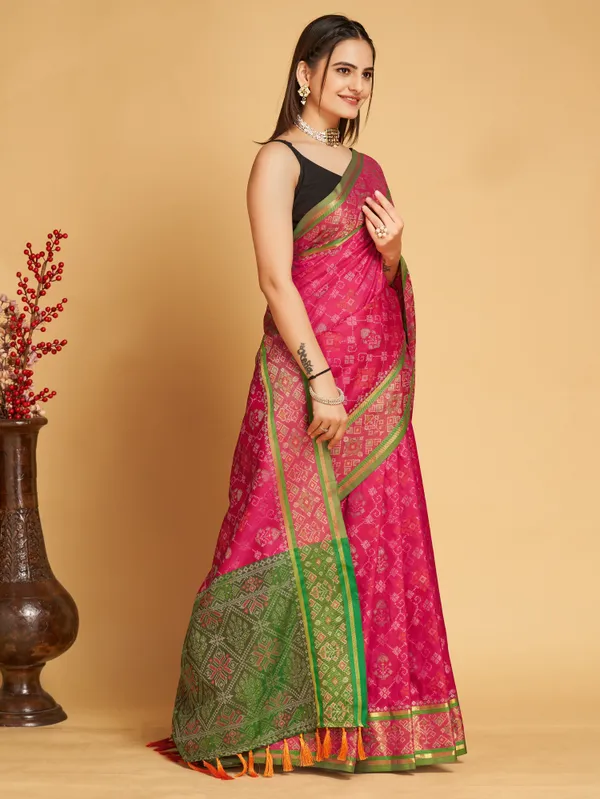 Rani_Pink_Vaibhavi_Silk_Saree_With_Unstitched_Blouse_Piece