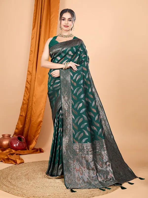 Bottlegreen_Morpichh_Silk_Saree_With_Unstitched_Blouse_Piece