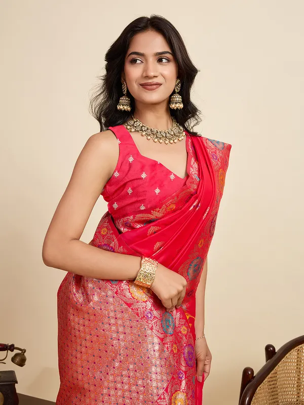 Tometo_Amshukha_Jacquard_Fabrics_Saree_With_Unstitched_Blouse_Piece