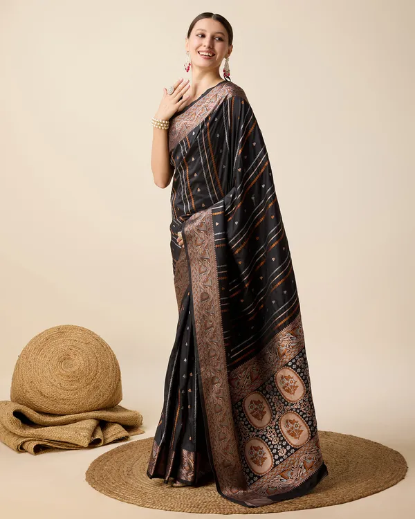 Black_Apexa_Jacquard_Fabrics_Saree_With_Unstitched_Blouse_Piece
