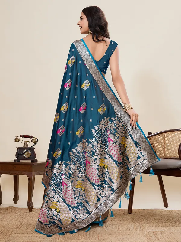 Morpeach_Yesha_Silk_Saree_With_Unstitched_Blouse_Piece