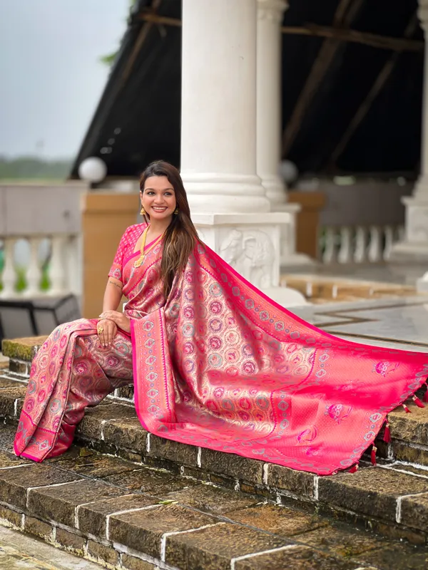 Rani_Pink_Kanjivaram_Silk_Saree_With_Unstitched_Blouse_Piece