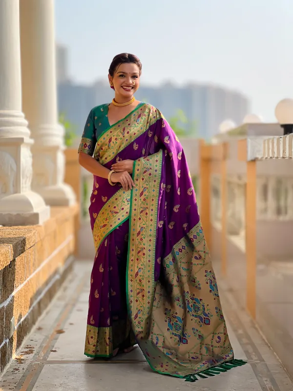Magenta_Sparkal_Silk_Saree_With_Unstitched_Blouse_Piece