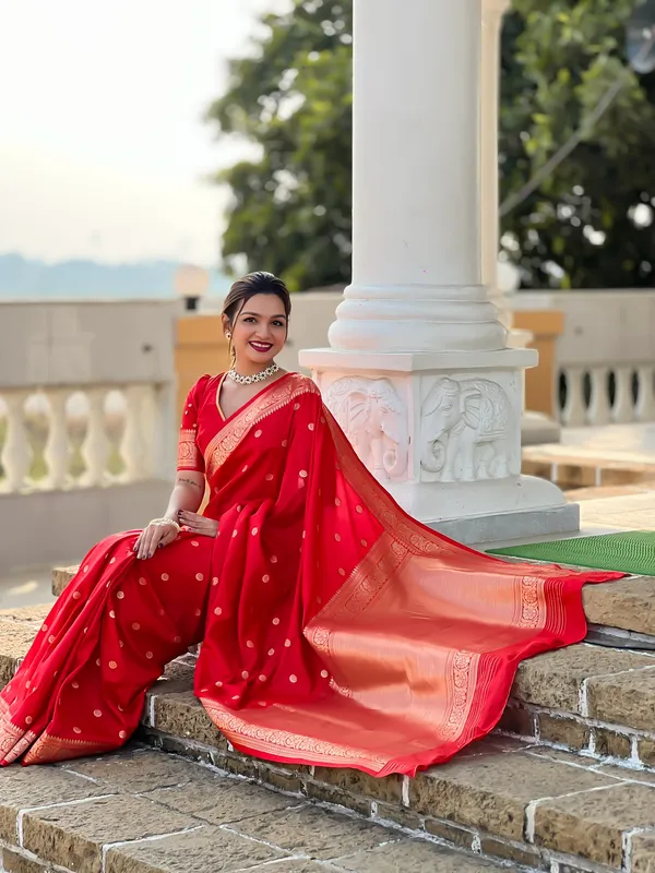 Red_Sonakshi_Silk_Saree_With_Unstitched_Blouse_Piece
