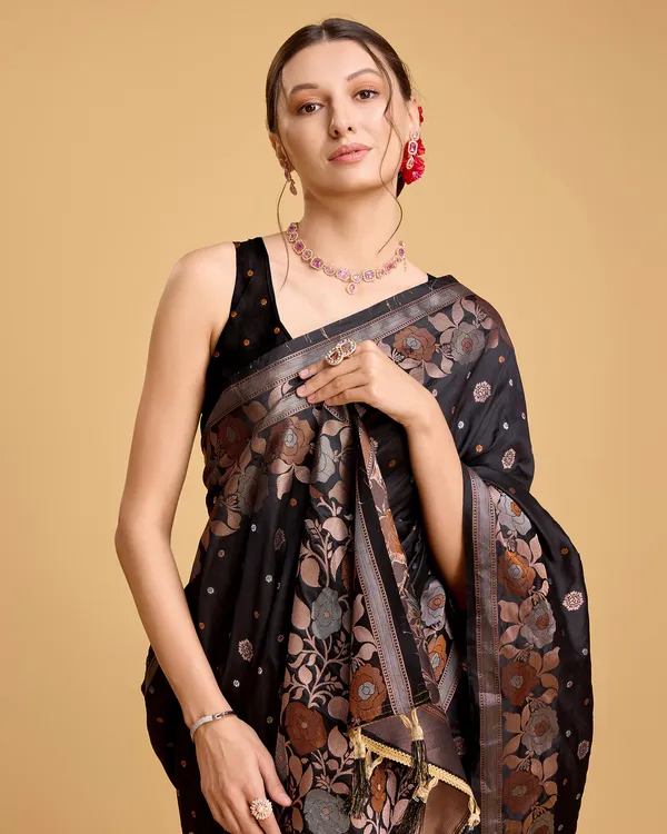 Black_Radhika_Jacquard_Silk_Saree_With_Unstitched_Blouse_Piece