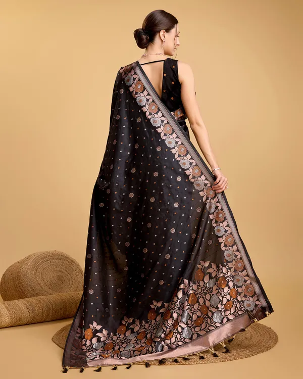 Black_Radhika_Jacquard_Silk_Saree_With_Unstitched_Blouse_Piece