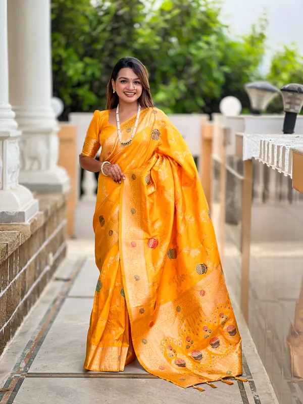 Yellow_Banarasi_Banarasi_Silk_Saree_With_Unstitched_Blouse_Piece