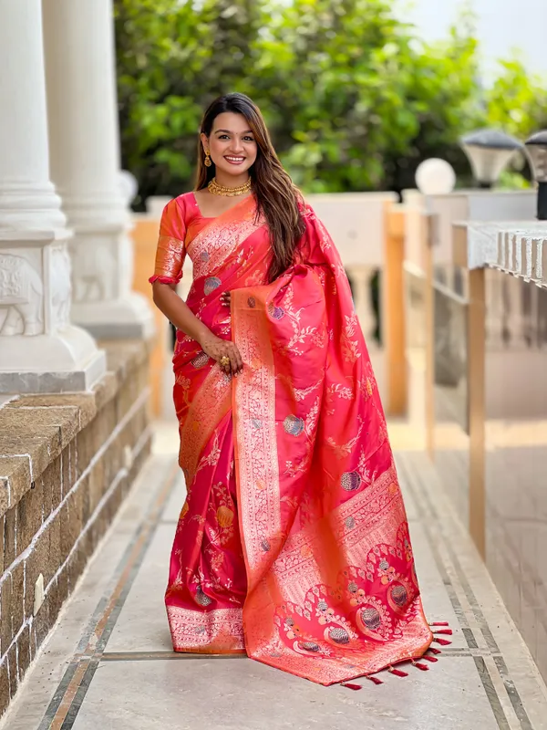 Gajri_Pink_Banarasi_Banarasi_Silk_Saree_With_Unstitched_Blouse_Piece