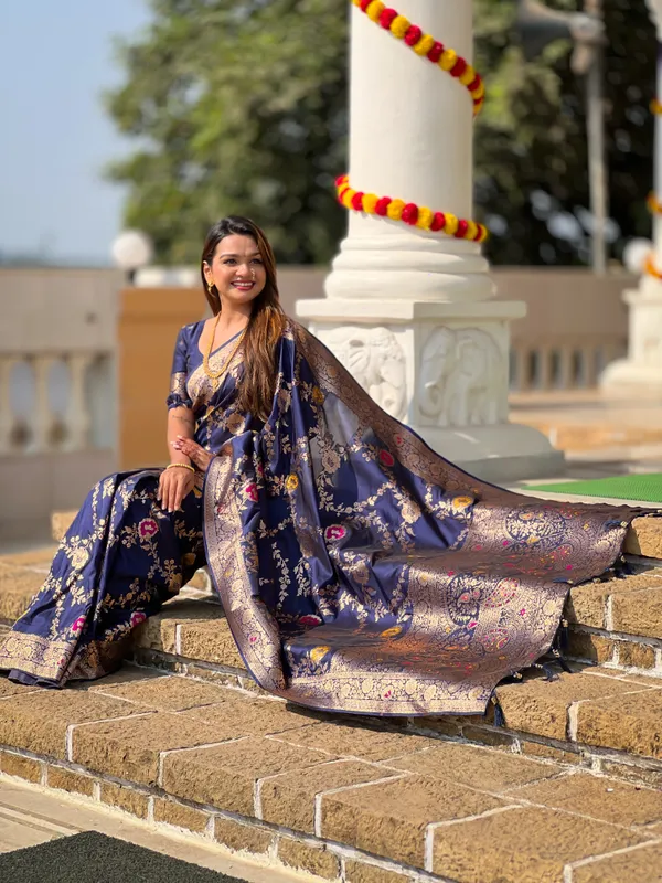Navy_Blue_Banarasi_Banarasi_Silk_Saree_With_Unstitched_Blouse_Piece